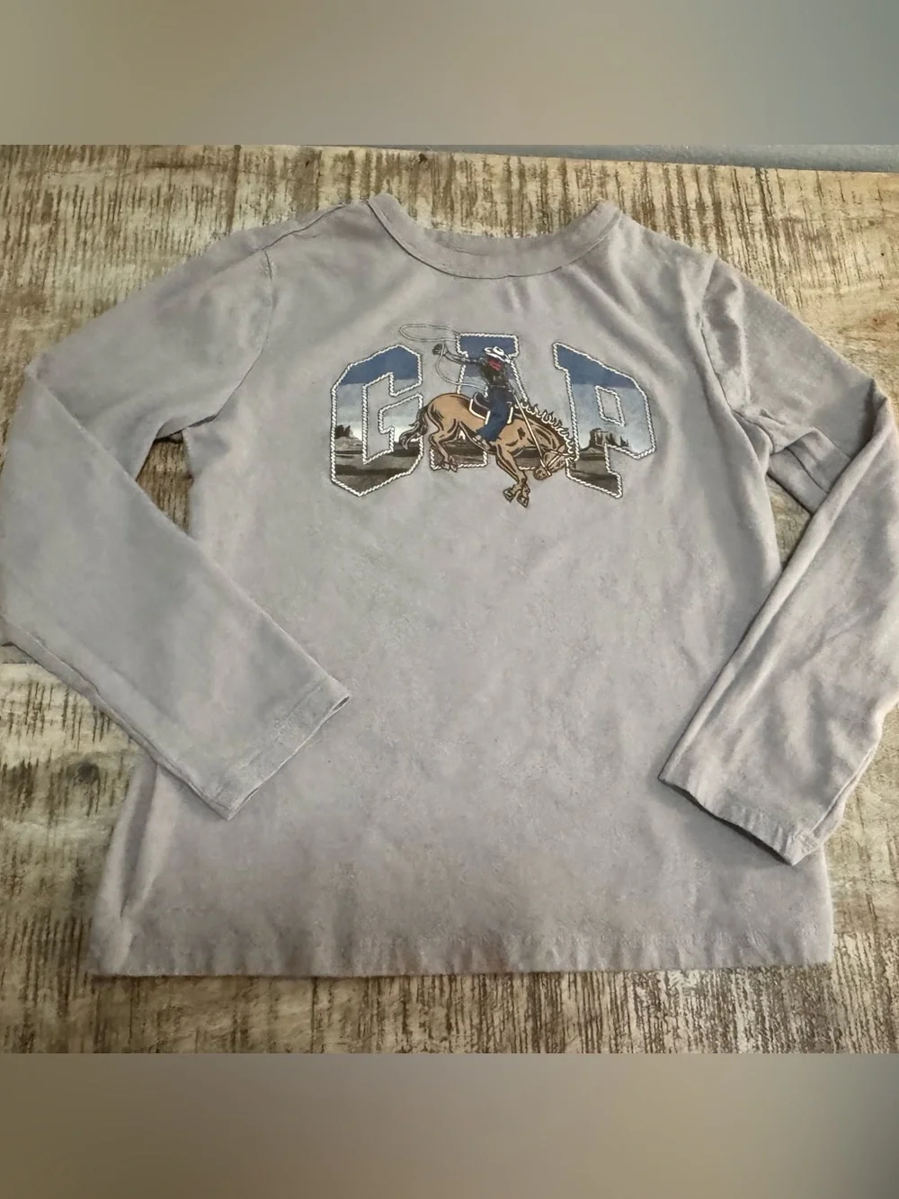 GAP Grey Long Sleeve Tee with Cowboy Rodeo Graphic. EUC